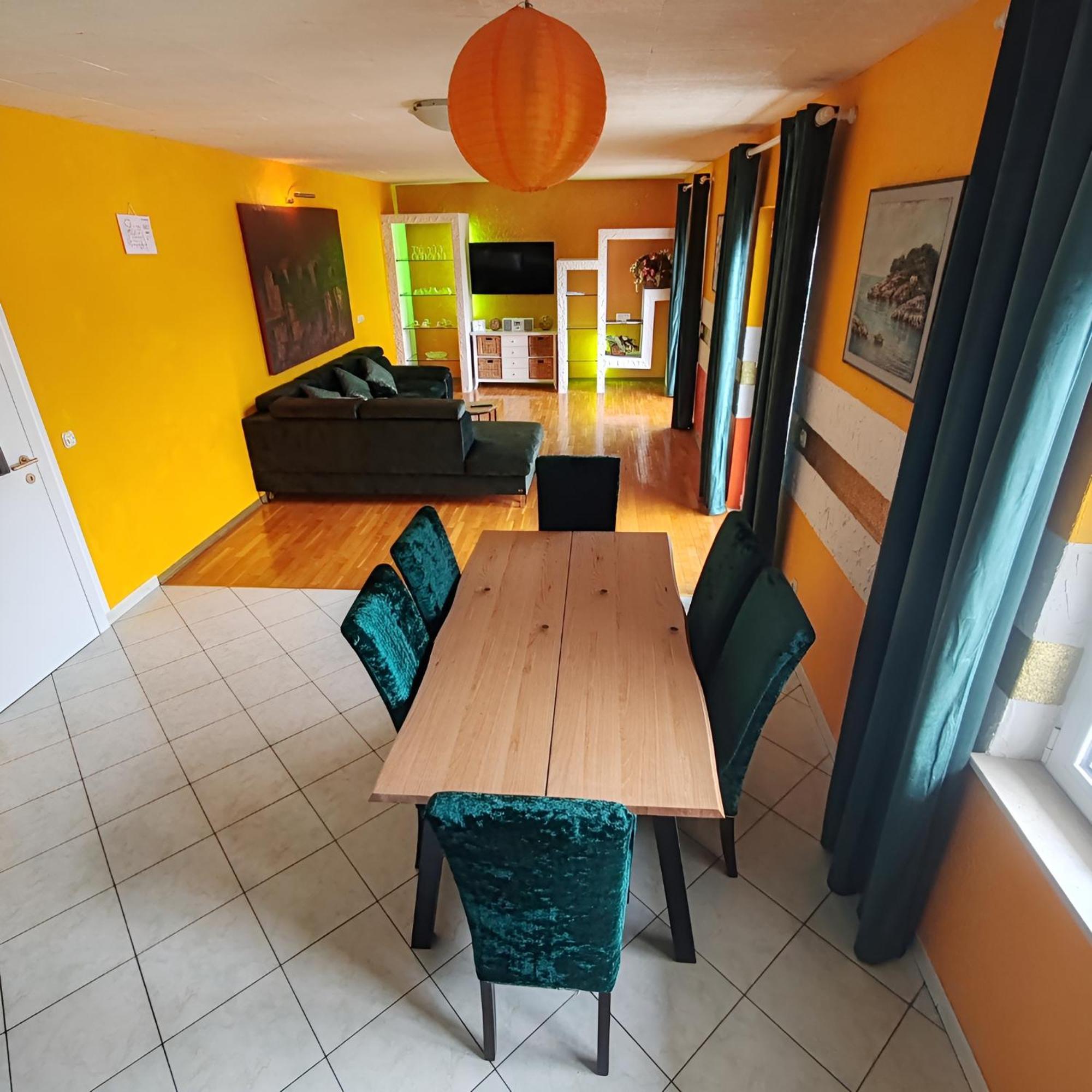 Pia Apartment Dugi Rat Bagian luar foto