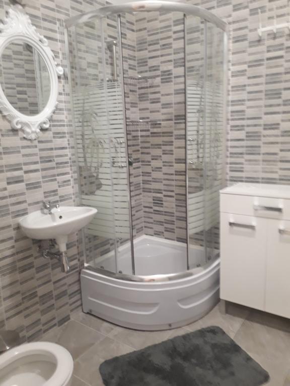 Pia Apartment Dugi Rat Bagian luar foto