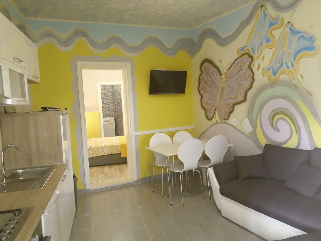 Pia Apartment Dugi Rat Bagian luar foto